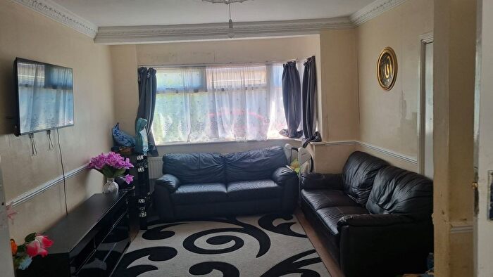 3 Bedroom Terraced House For Sale In Tenterden Road, Dagenham, RM8