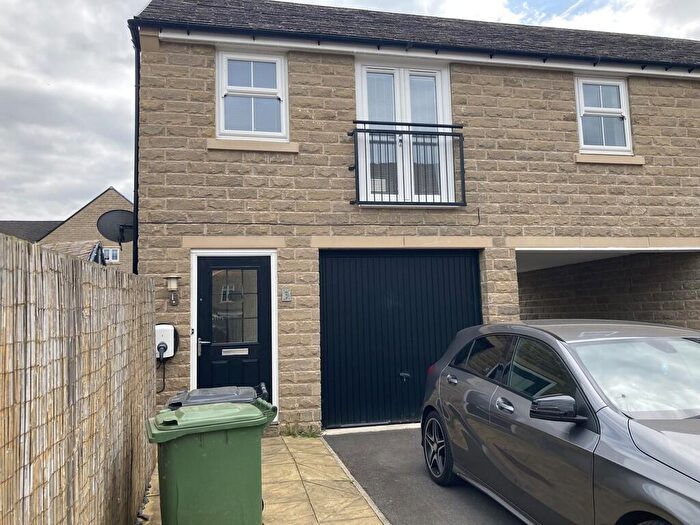 2 Bedroom Flat To Rent In Flat Garnetts Court, Otley, LS21