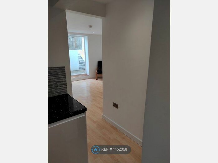 2 Bedroom Flat To Rent In Tylney Road, Bromley, BR1