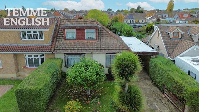 4 Bedroom Semi-Detached House For Sale In Third Avenue, Wickford, SS11