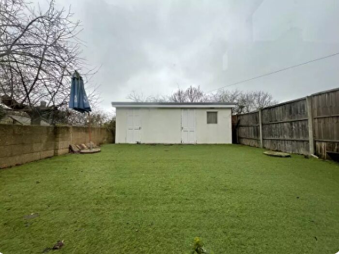 2 Bedroom Flat To Rent In Burnley Road, Dollis Hill London, NW10