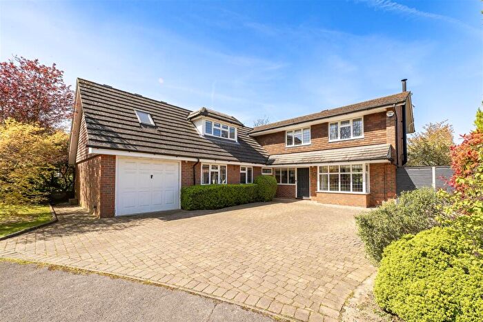 5 Bedroom House For Sale In The Deerings, Harpenden, AL5