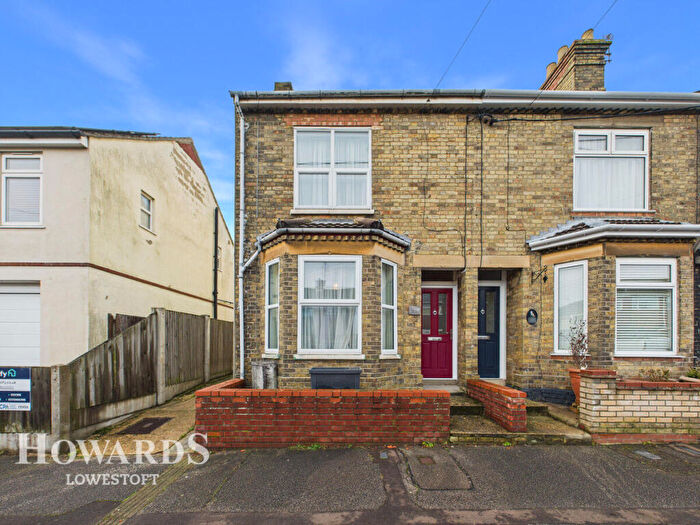 3 Bedroom Terraced House For Sale In Gilpin Road, Lowestoft, NR32