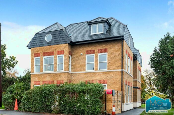 2 Bedroom Apartment To Rent In Long Lane, Finchley Central, London, N3