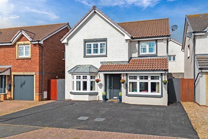 5 Bedroom Detached House For Sale In Hallydown Crescent, Eyemouth, TD14