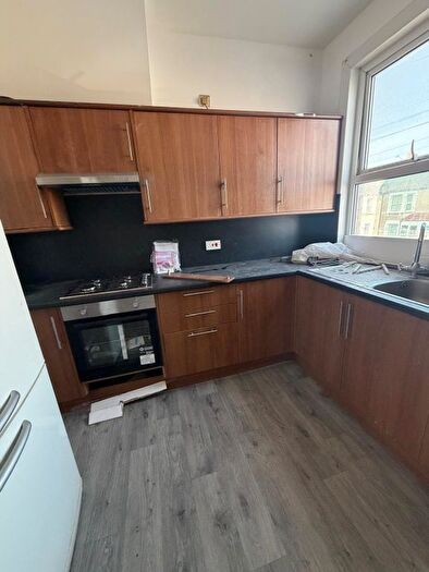 2 Bedroom Flat To Rent In Ilford, IG1