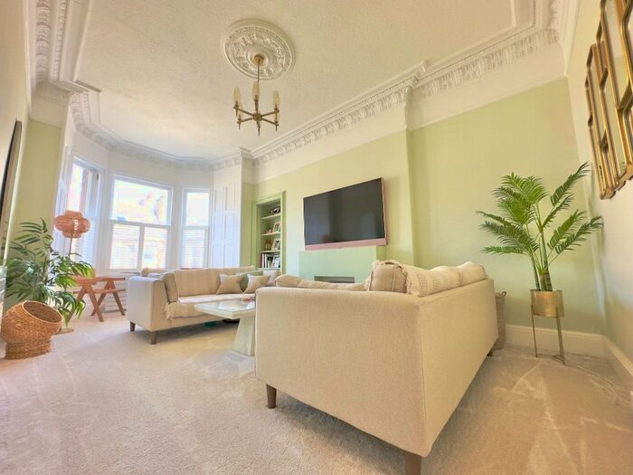 2 Bedroom Flat To Rent In Royston Terrace, Inverleith, Edinburgh, EH3