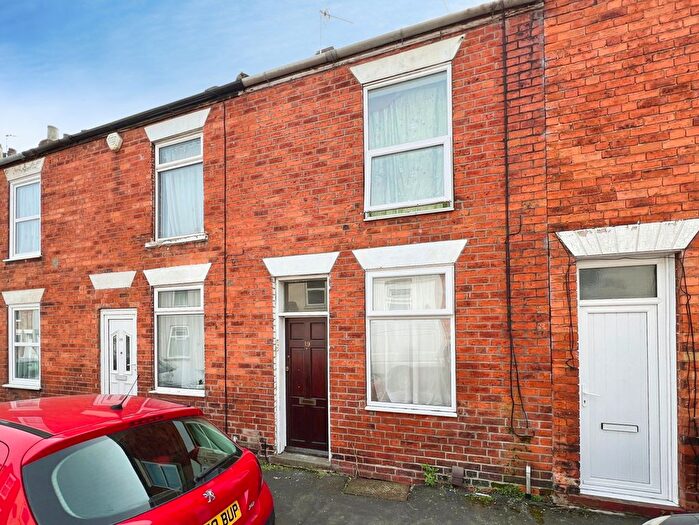 2 Bedroom Terraced House For Sale In College Street, Grantham, NG31