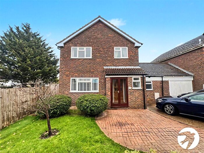 5 Bedroom Detached House For Sale In Corral Close, Chatham, Kent, ME5