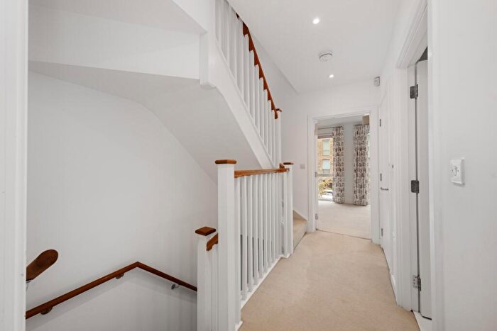 3 Bedroom Terraced House For Sale In Handley Drive Kidbrooke, SE3