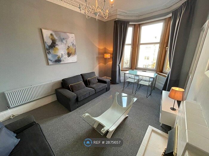 2 Bedroom Flat To Rent In Glasgow Road, Paisley, PA1