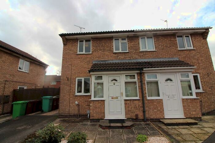 2 Bedroom Semi-Detached House To Rent In Denholme Road, NG8