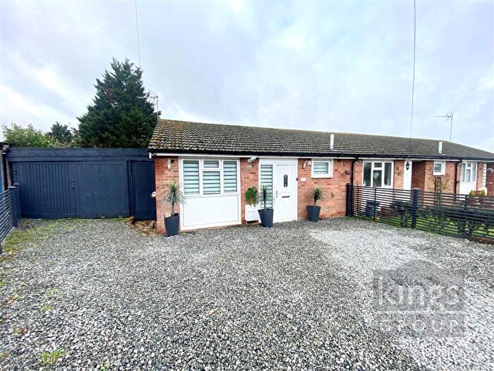 1 Bedroom Bungalow For Sale In Amesbury, Waltham Abbey, EN9