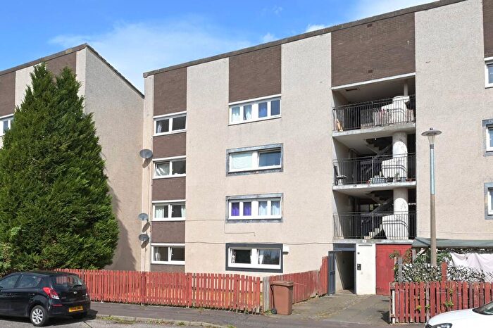 3 Bedroom Flat For Sale In / Calder Grove, Edinburgh, EH11