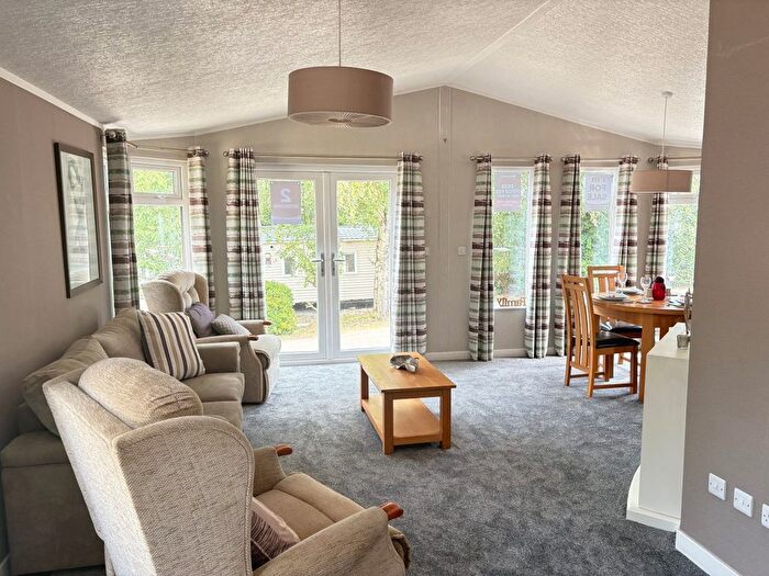 2 Bedroom Mobile/park Home For Sale In The Ridge West, St. Leonards-On-Sea, TN37