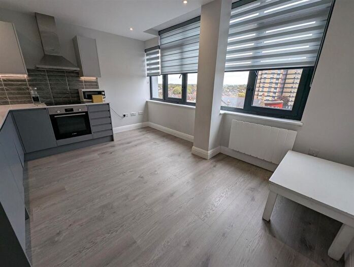 1 Bedroom Flat To Rent In Flat Francis House, - Barking Road, London, E13