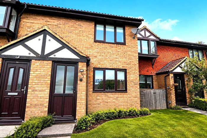 1 Bedroom Flat To Rent In Rotherwood Close, Wimbledon, London, SW20