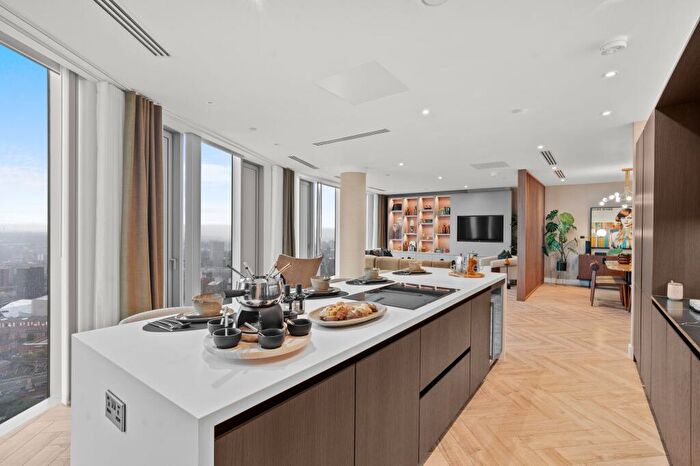 3 Bedroom Apartment For Sale In The Penthouse, Thr, Deansgate, EE60