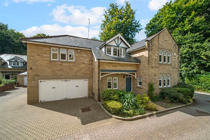 5 Bedroom Detached House For Sale In Quarry Dene, Leeds, LS16