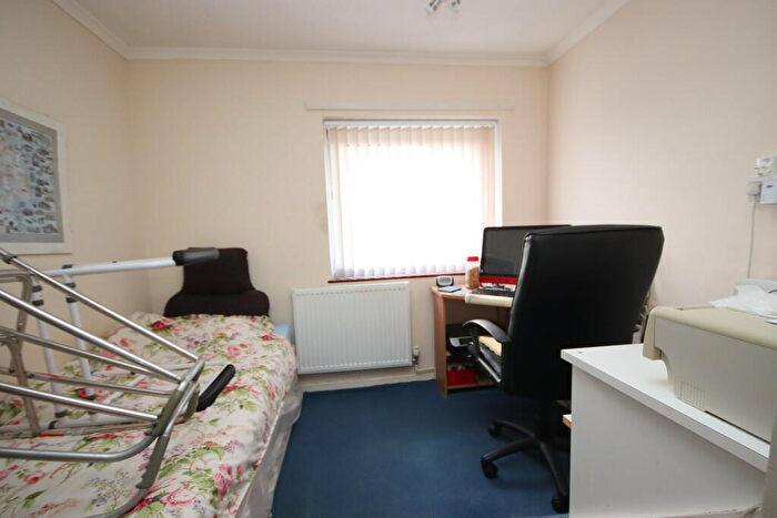 3 Bedroom End Of Terrace House For Sale In Arun Road, Billingshurst, RH14