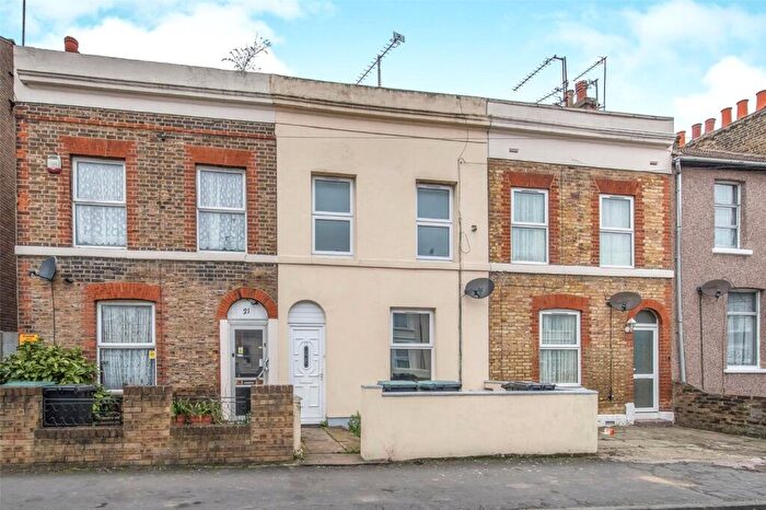 3 Bedroom Terraced House For Sale In Brandon Street, Gravesend, DA11
