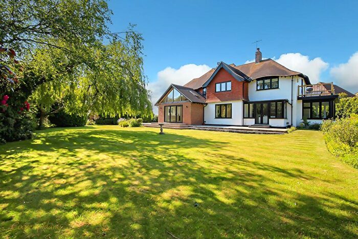 4 Bedroom Detached House For Sale In The Thatchway, Angmering, BN16