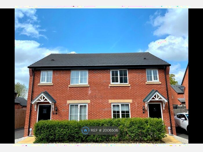 3 Bedroom Semi-Detached House To Rent In Cattle Way, Shavington, Crewe, CW2