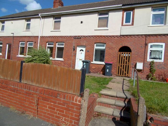 2 Bedroom Town House To Rent In Park View, Rotherham, South Yorkshire, S66