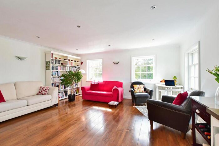 1 Bedroom Apartment For Sale In Highfield Lane, Tyttenhanger, Hertfordshire, St. Albans, AL4