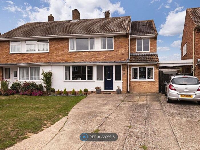 5 Bedroom Semi-Detached House To Rent In Arne Close, Tonbridge, TN10