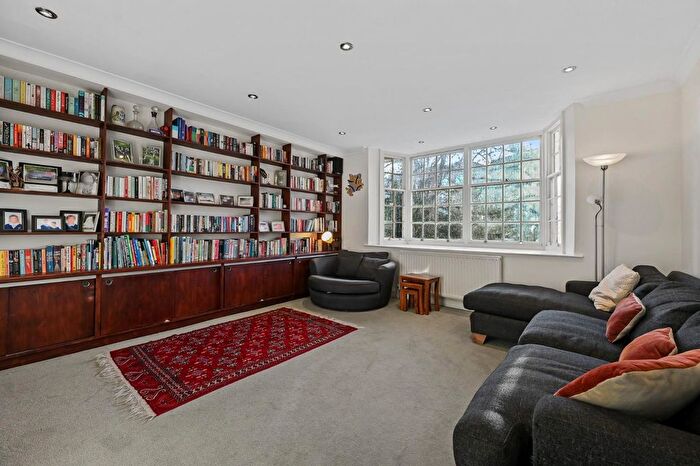 4 Bedroom End Terrace House For Sale In Roman Close, Acton, W3