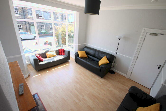 6 Bedroom Semi-Detached House To Rent In St Michaels Road, Headingley, Leeds, LS6