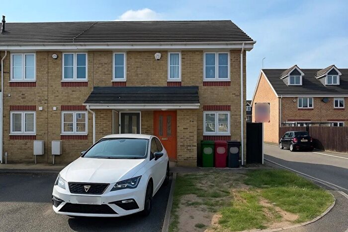 2 Bedroom End Terrace House For Sale In Telford Drive, Slough, SL1