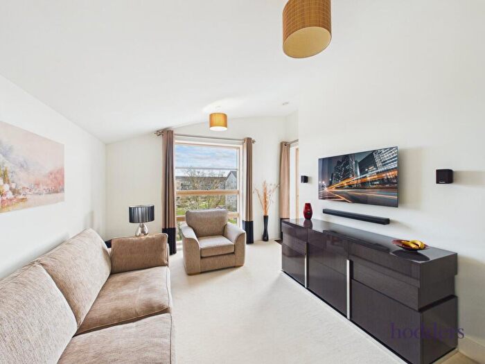 2 Bedroom Apartment For Sale In Chertsey, Surrey, KT16