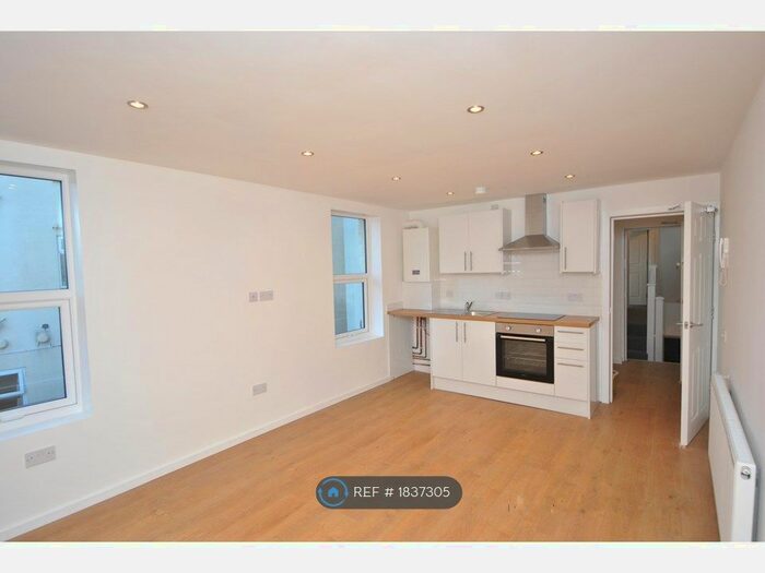 Studio To Rent In Promenade, Southport, PR8