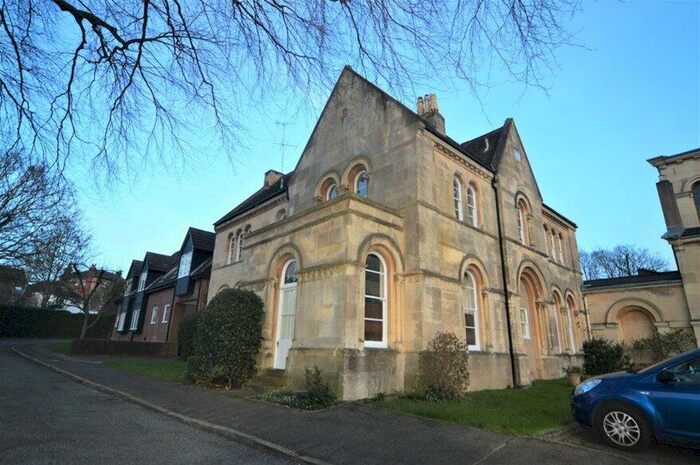 1 Bedroom Flat To Rent In Christchurch Close, St Albans, Herts, AL3