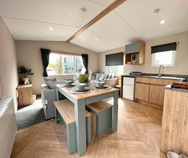 2 Bedroom Mobile/park Home For Sale In Akebar Park Country Park, Leyburn, North Yorkshire, DL8