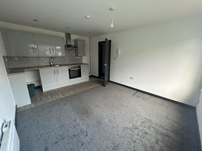 1 Bedroom Flat To Rent In High Street, Cwmgwrach, Neath, SA11