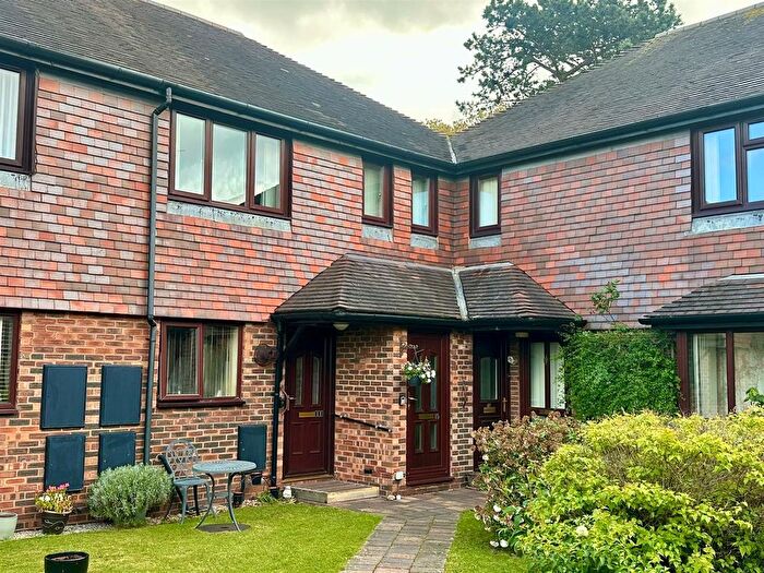 2 Bedroom Flat For Sale In Beechwood Court, Hereford, HR1