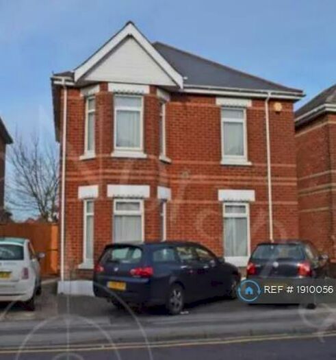 4 Bedroom Detached House To Rent In Ensbury Park Road, Bournemouth, BH9