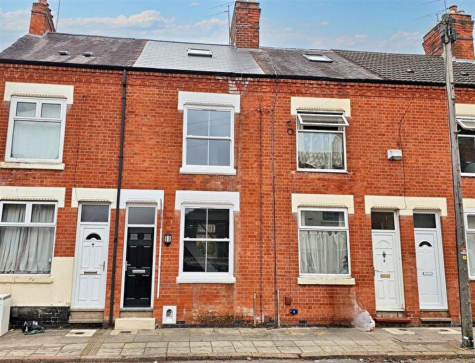 3 Bedroom Terraced House For Sale In Henton Road, Leicester, LE3