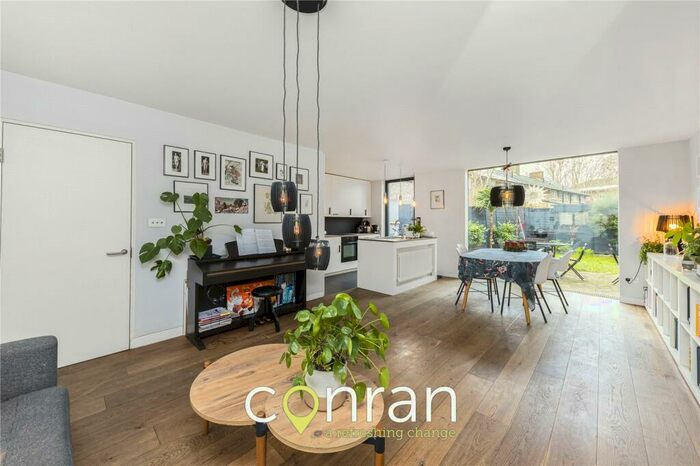 3 Bedroom End Of Terrace House To Rent In St. Norbert Road, Brockley, SE4