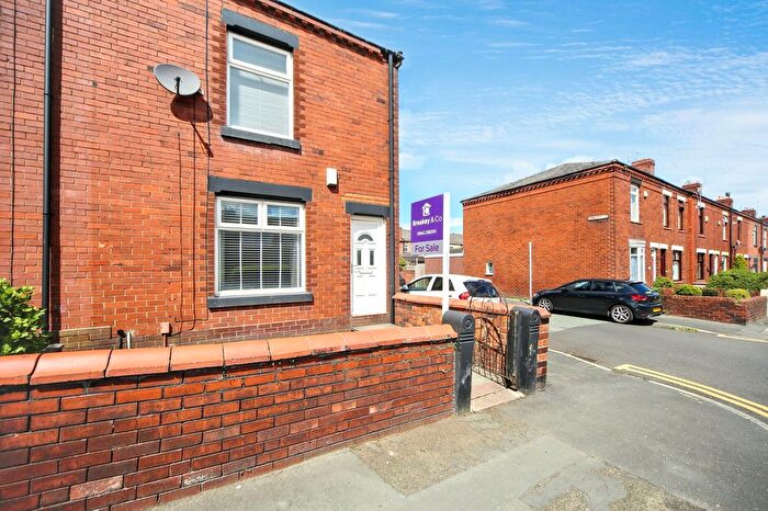 2 Bedroom End Terrace House For Sale In Billinge Road, Wigan, WN5