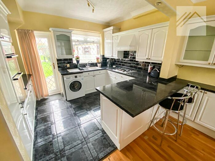 2 Bedroom Detached House To Rent In South Road, South Ockendon, RM15