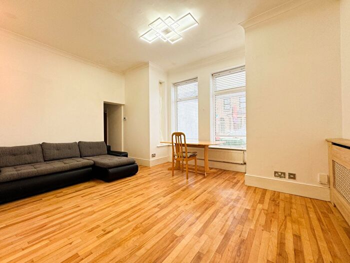 2 Bedroom Flat For Sale In Lancaster Road, London, E7