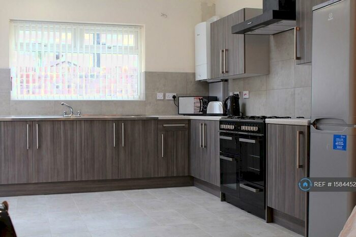 8 Bedroom Terraced House To Rent In Kenmare Road, Liverpool, L15