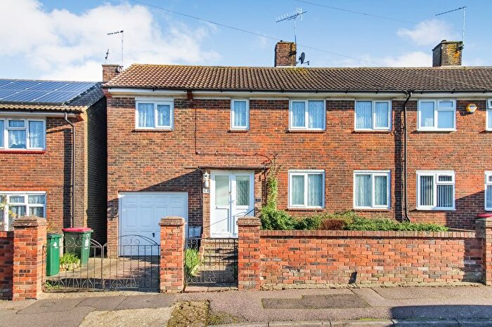 4 Bedroom Semi Detached House For Sale In Spring Plat, Crawley, West Sussex., RH10