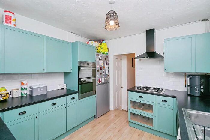 3 Bedroom Terraced House For Sale In Quarella Street, Barry, CF63