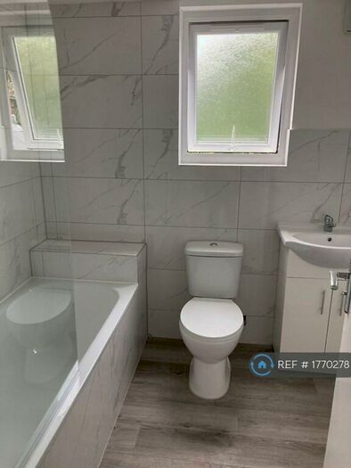 2 Bedroom Maisonette To Rent In Sketty Road, Enfield, EN1