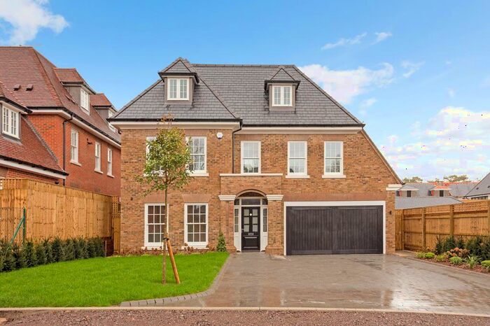 6 Bedroom Detached House To Rent In Broadoaks Park, Parvis Road, West Byfleet, SUrrey, KT14